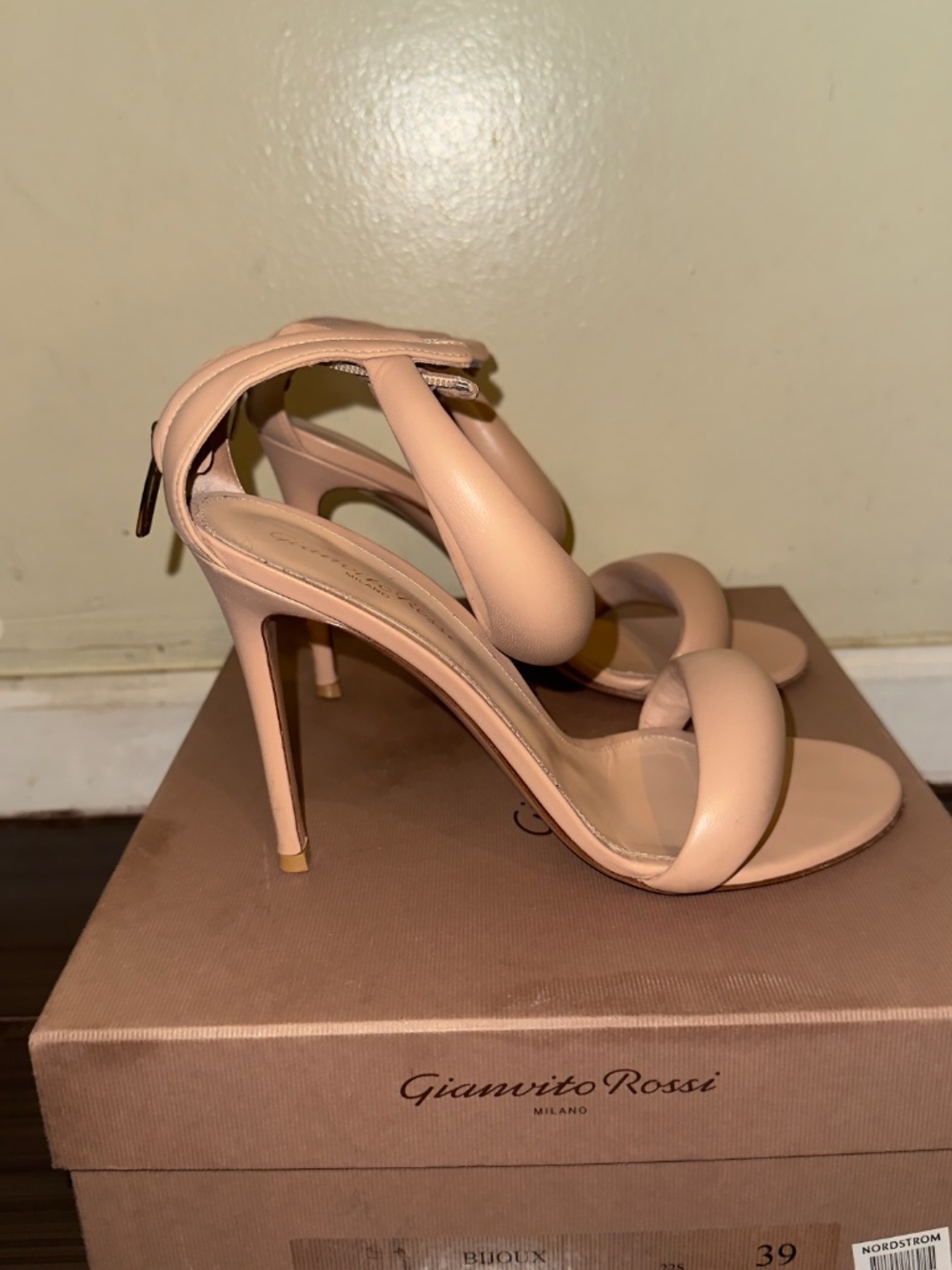 GIANVITO ROSSI - Picture 2 of 2